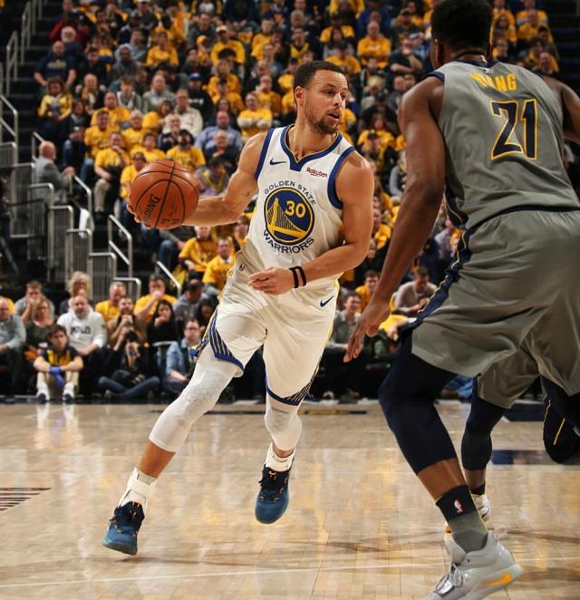 多伦多蓝鸟队王牌包提斯塔展现“巨炮”本色，连续两年蝉联本垒打王