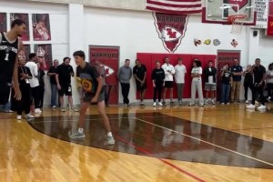 上轮下蛋导致丢球！官方：大阪钢巴门将一森纯拇指骨折