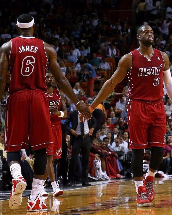 都灵官方：瓦尼亚蒂卸任体育总监一职，佩特拉奇重新接手