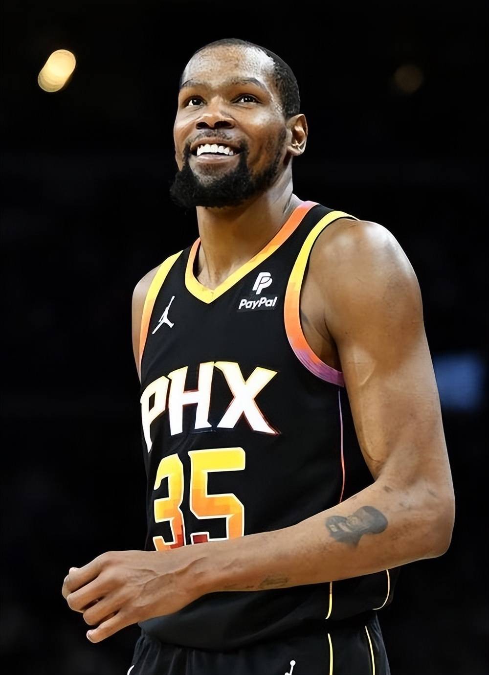 记者：维尼修斯续约谈判失败，皇马设定1.5亿欧初始转会费