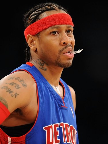 拜仁下半程的命门：凯恩还是诺伊尔