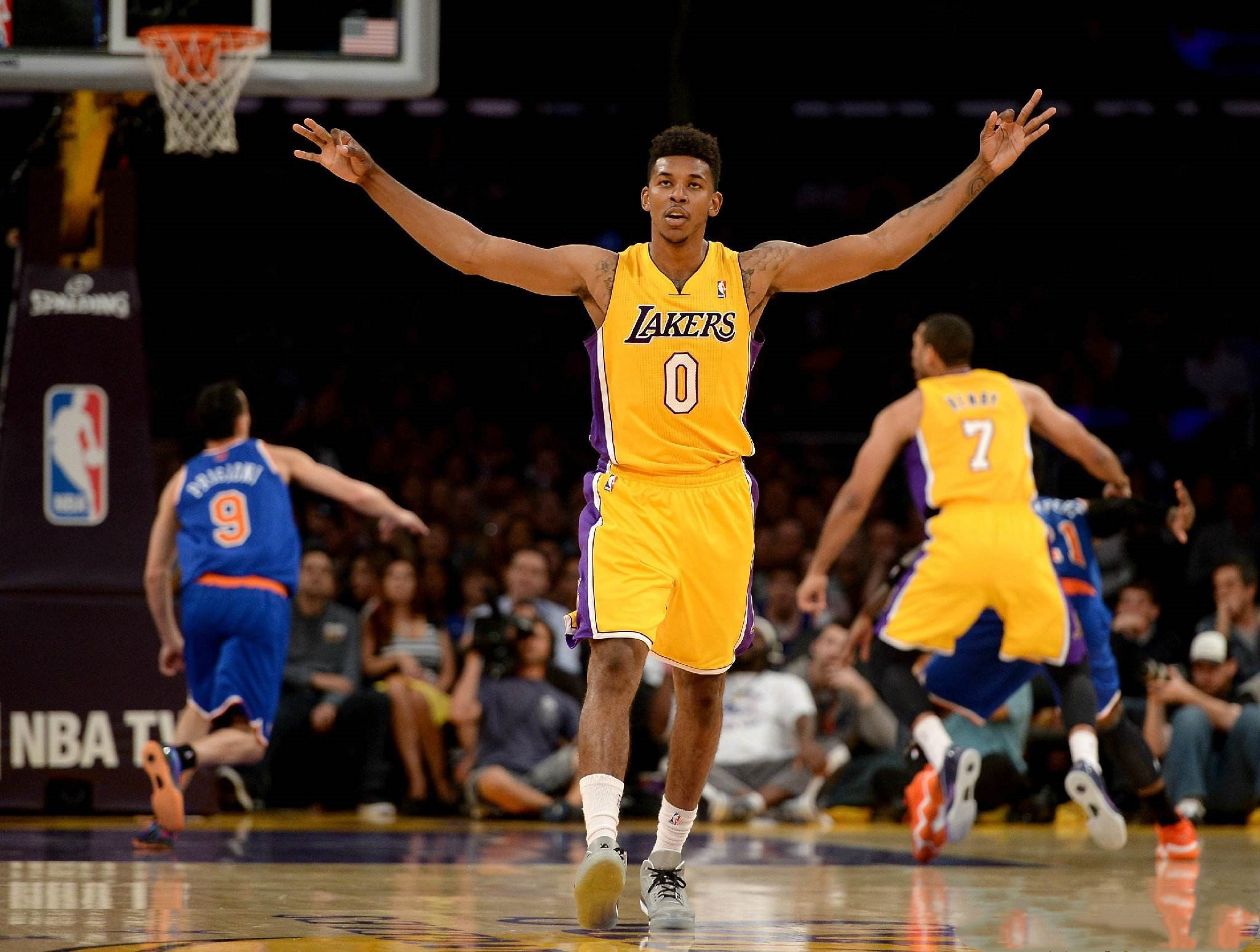 蒂格：特雷·杨不适合做基石 他去防守好的队效果会很好 比如火箭